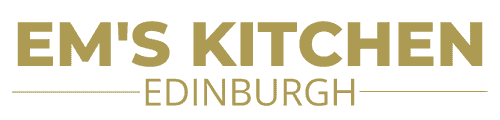 EM'S KITCHEN LOGO